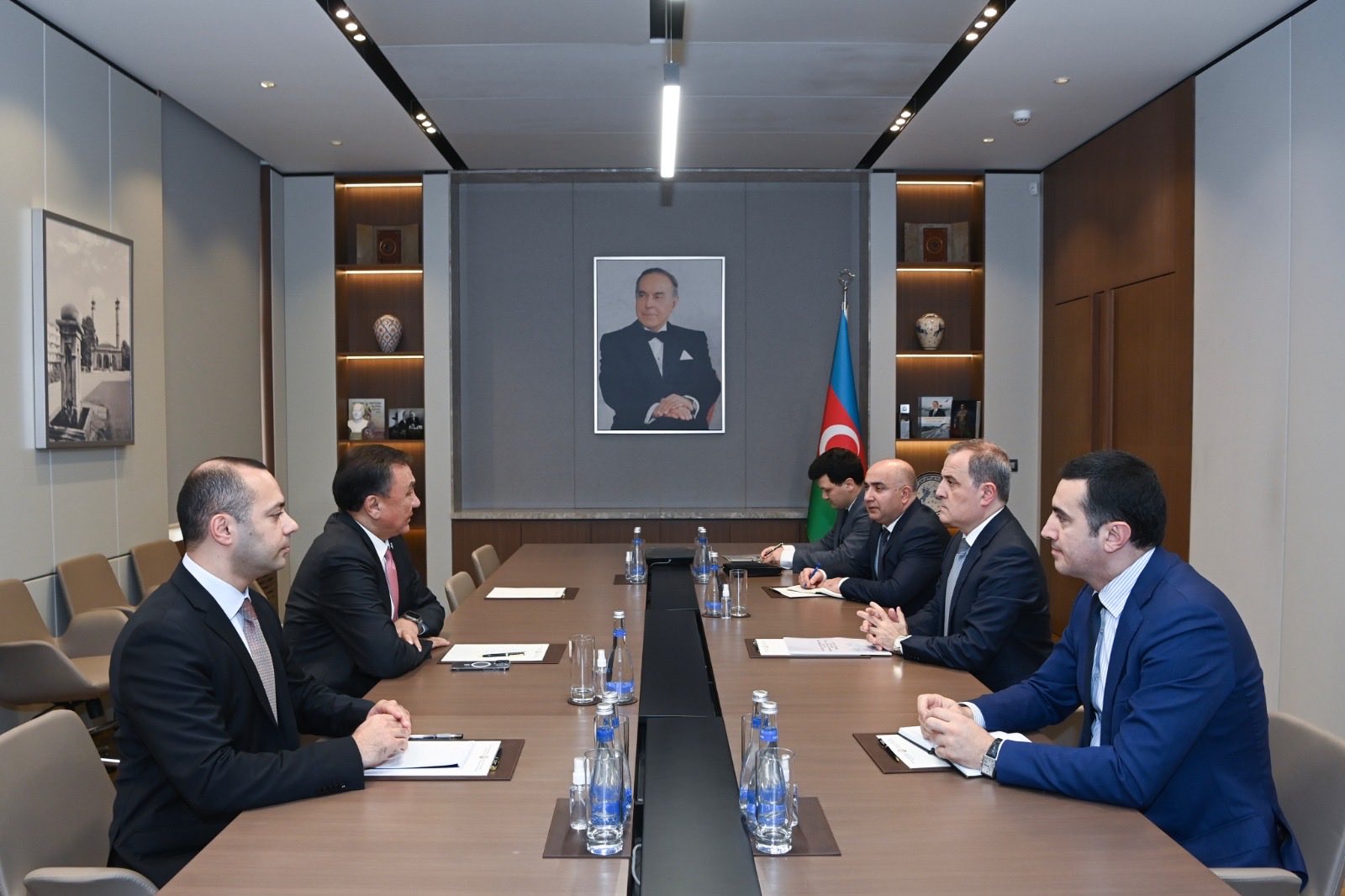 TDT Genel Sekreteri Bakü’de Azerbaycan Dışişleri Bakanı Bayramov ile görüştü
